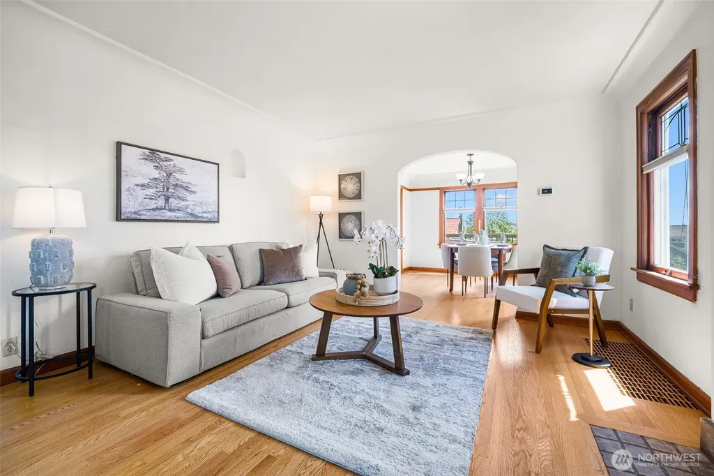 8248 16th Avenue NE Seattle WA 98115