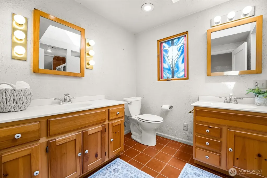 8248 16th Avenue NE Seattle WA 98115