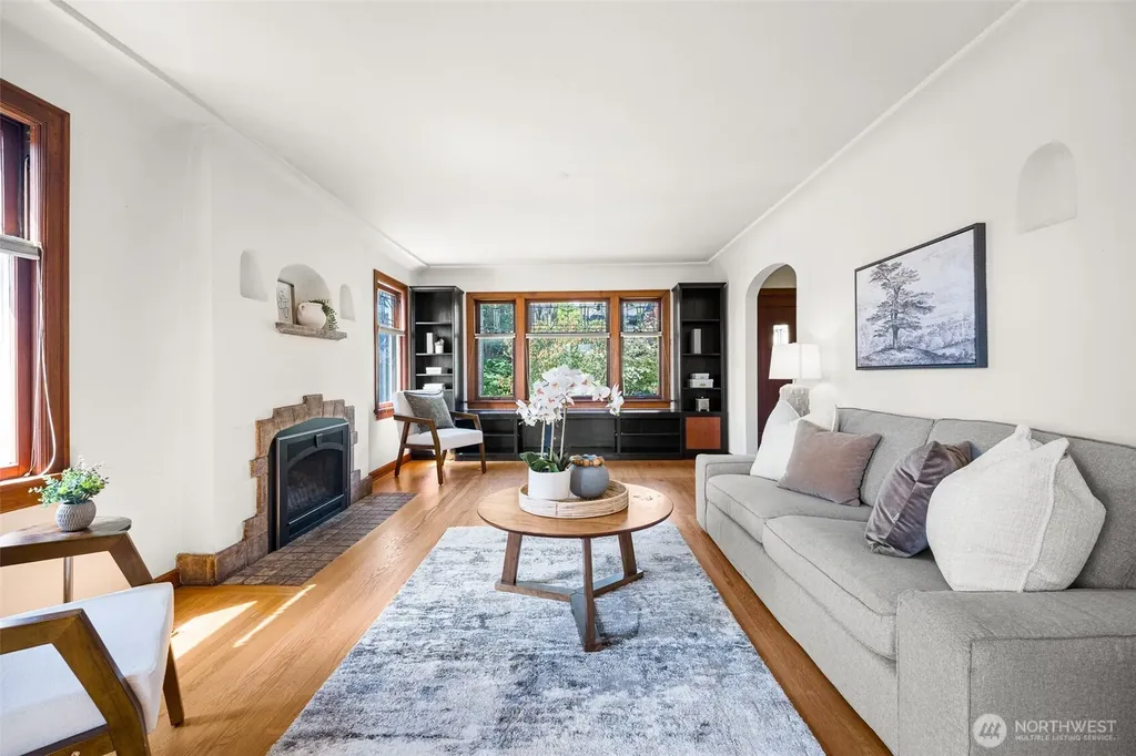 8248 16th Avenue NE Seattle WA 98115