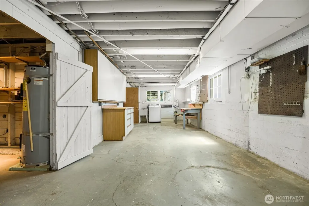 8248 16th Avenue NE Seattle WA 98115