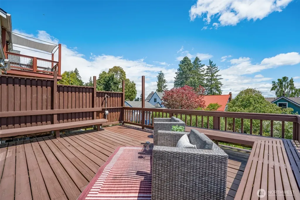 8248 16th Avenue NE Seattle WA 98115