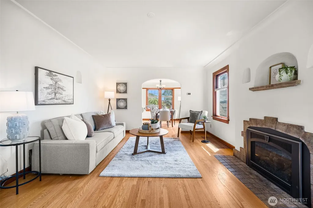 8248 16th Avenue NE Seattle WA 98115