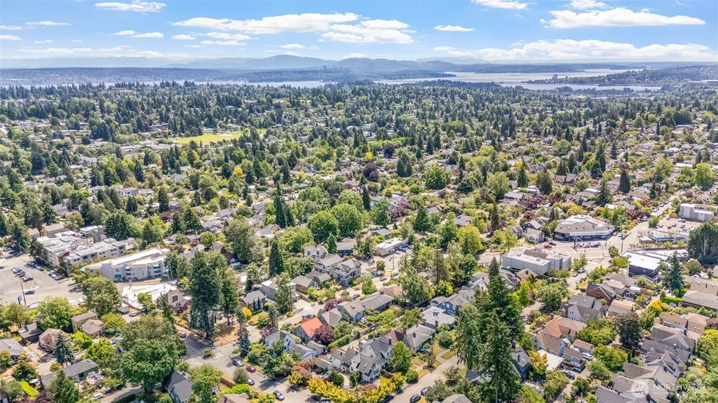 8248 16th Avenue NE Seattle WA 98115