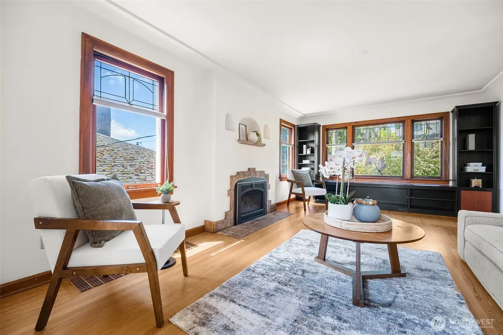 8248 16th Avenue NE Seattle WA 98115