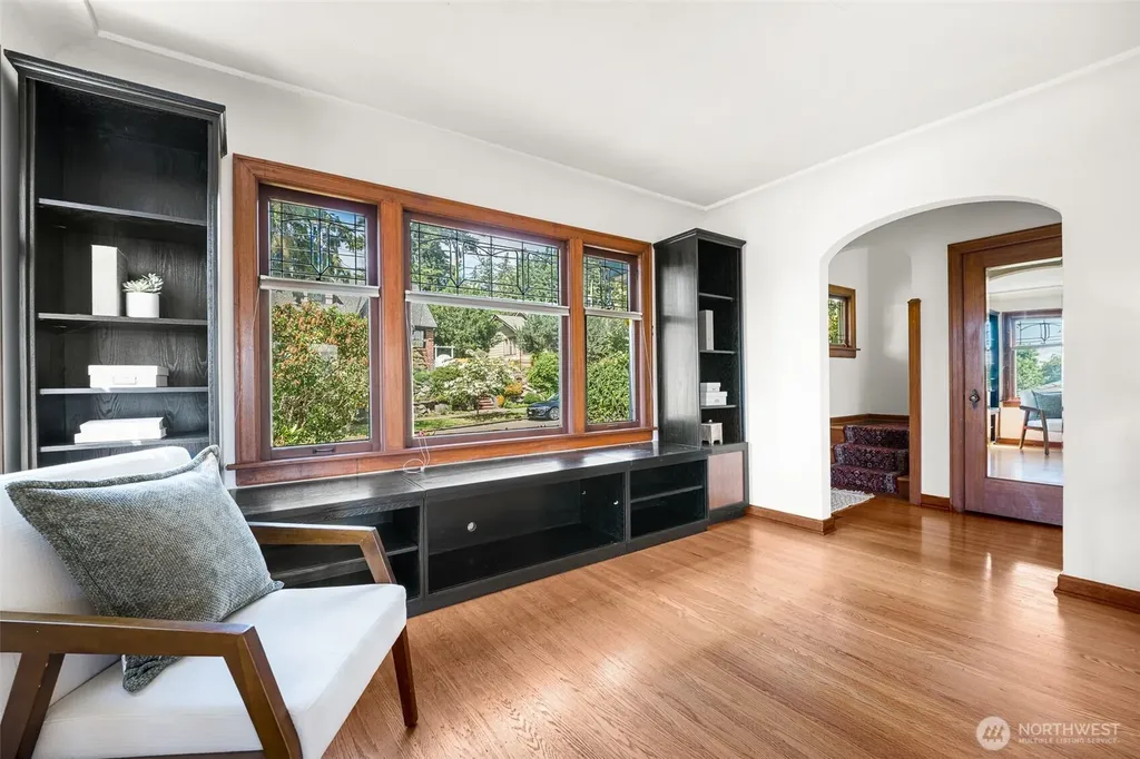 8248 16th Avenue NE Seattle WA 98115