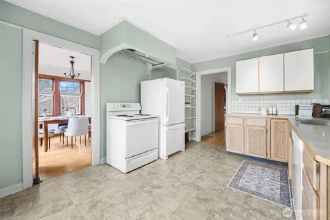8248 16th Avenue NE Seattle WA 98115
