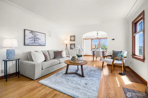 8248 16th Avenue NE Seattle WA 98115