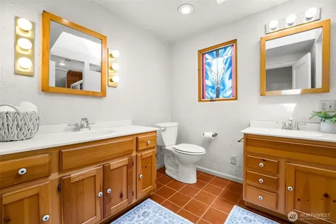 8248 16th Avenue NE Seattle WA 98115