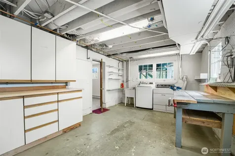 8248 16th Avenue NE Seattle WA 98115