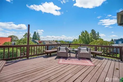 8248 16th Avenue NE Seattle WA 98115