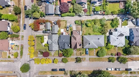 8248 16th Avenue NE Seattle WA 98115