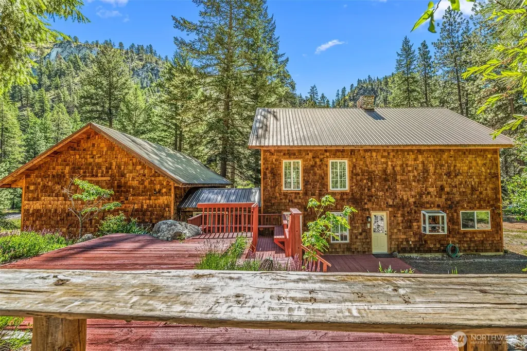4650 Navarre Coulee Road Chelan WA 98816