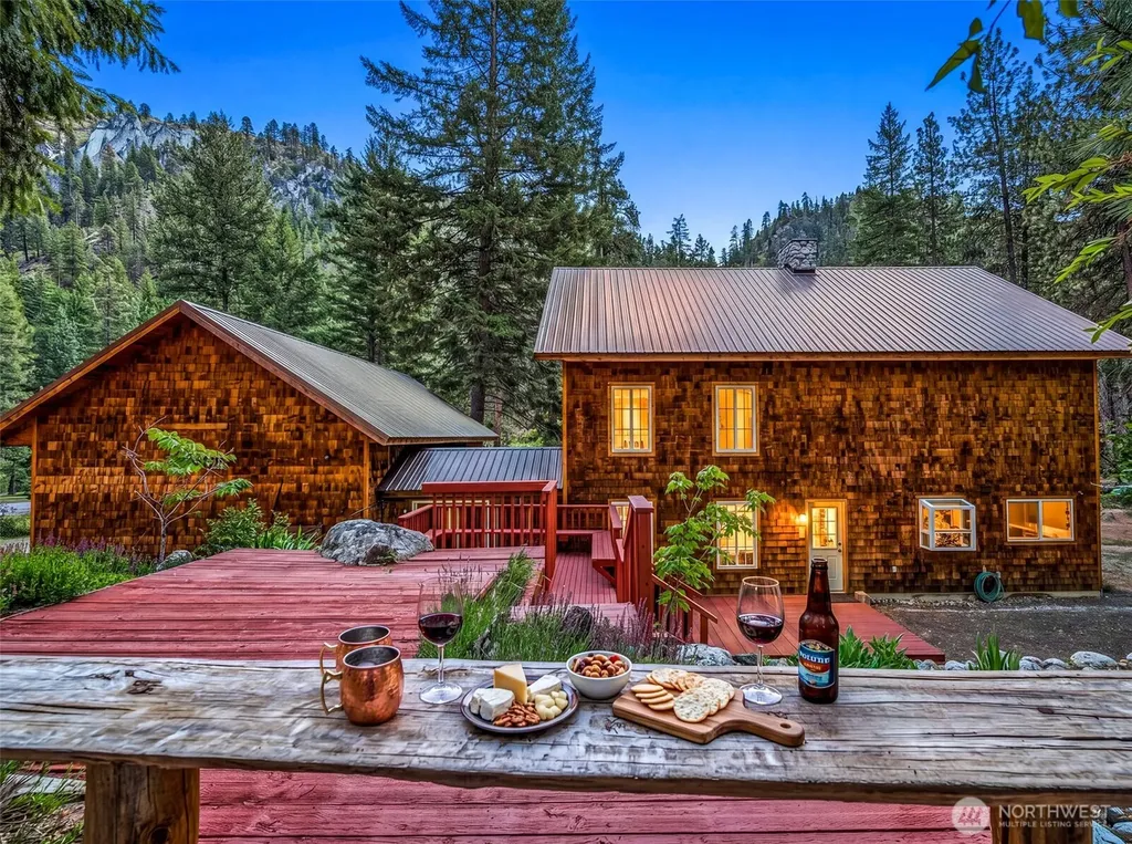 4650 Navarre Coulee Road Chelan WA 98816