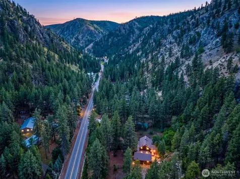 4650 Navarre Coulee Road Chelan WA 98816