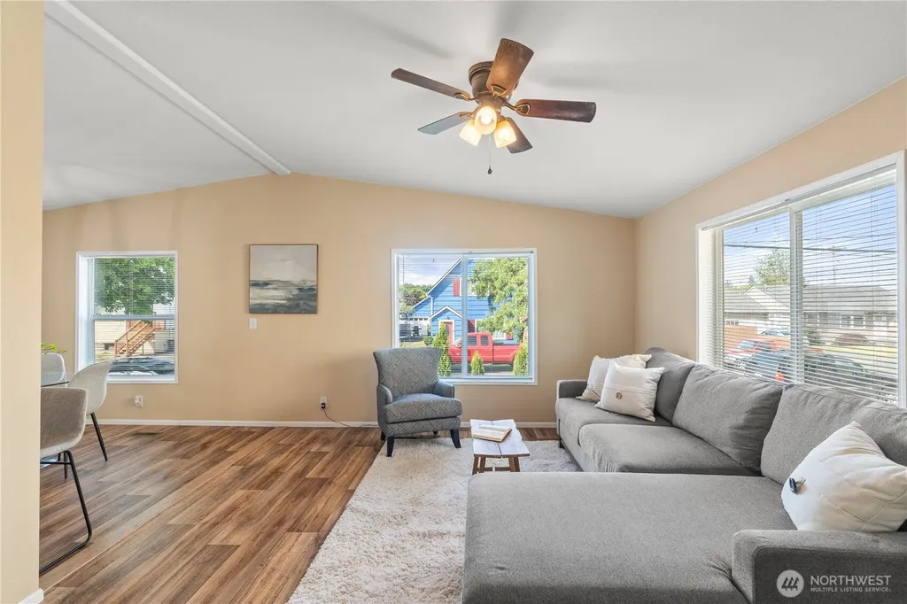 317 M Street Hoquiam WA 98550