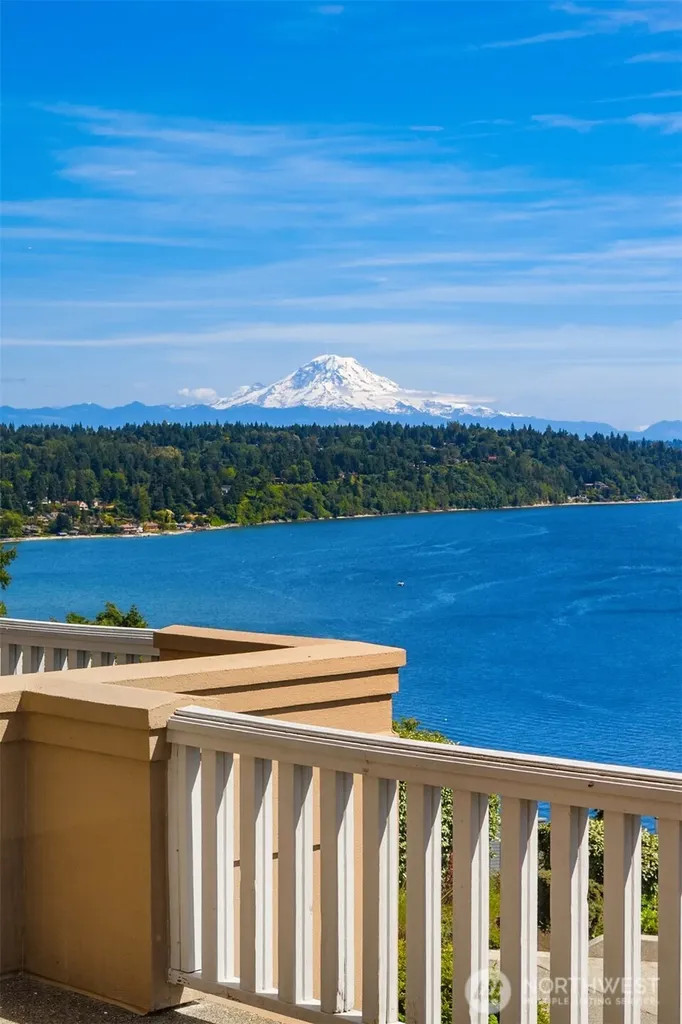 2832 SW 171st Street Burien WA 98166
