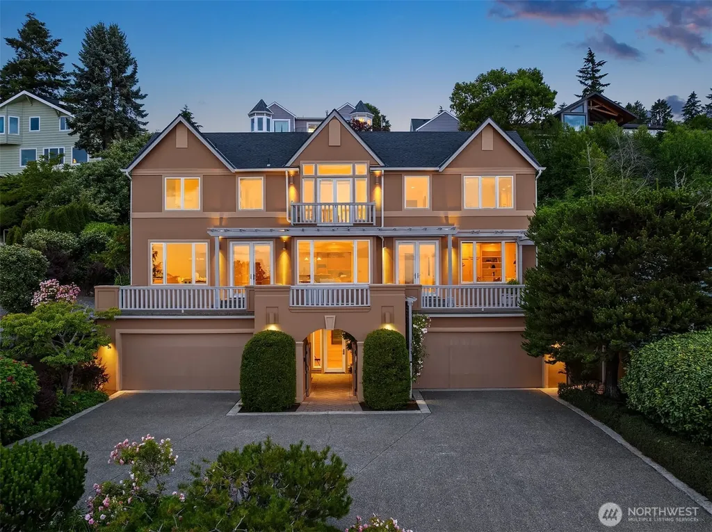 2832 SW 171st Street Burien WA 98166