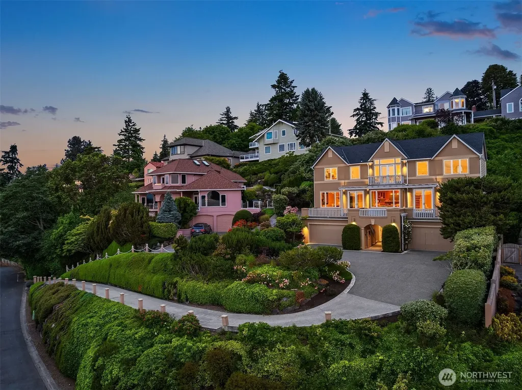2832 SW 171st Street Burien WA 98166