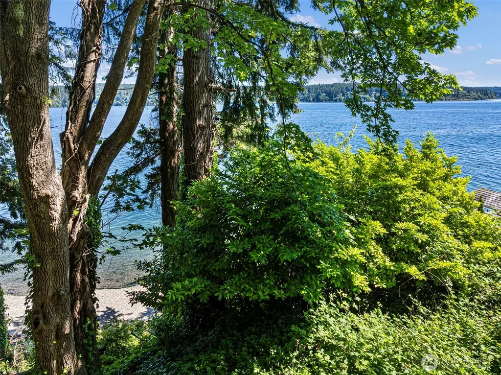 14447 Crescent Valley Road NE Olalla WA 98359