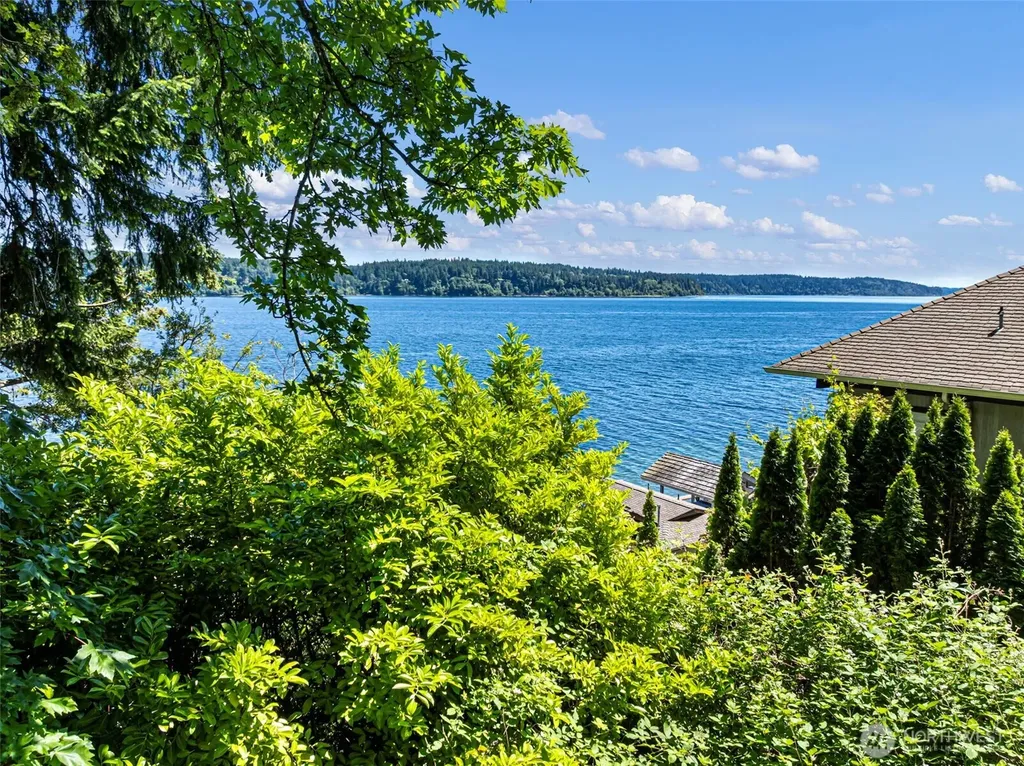 14447 Crescent Valley Road NE Olalla WA 98359