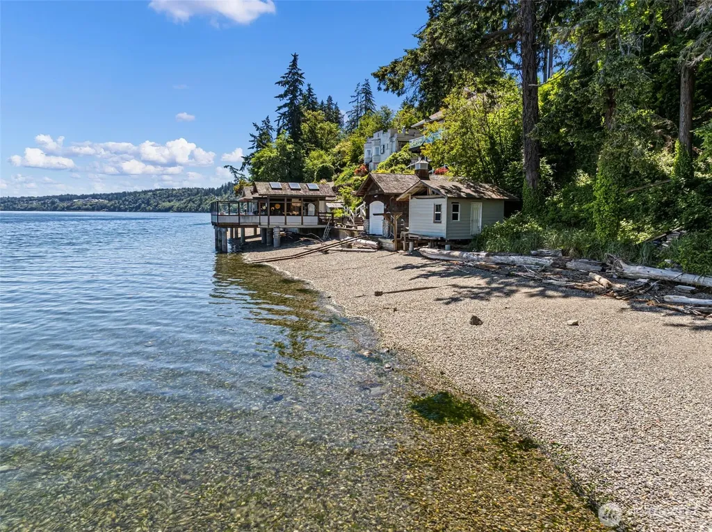 14447 Crescent Valley Road NE Olalla WA 98359