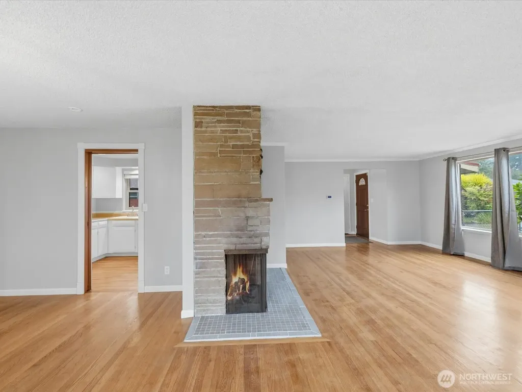 23206 84th Avenue W Edmonds WA 98026