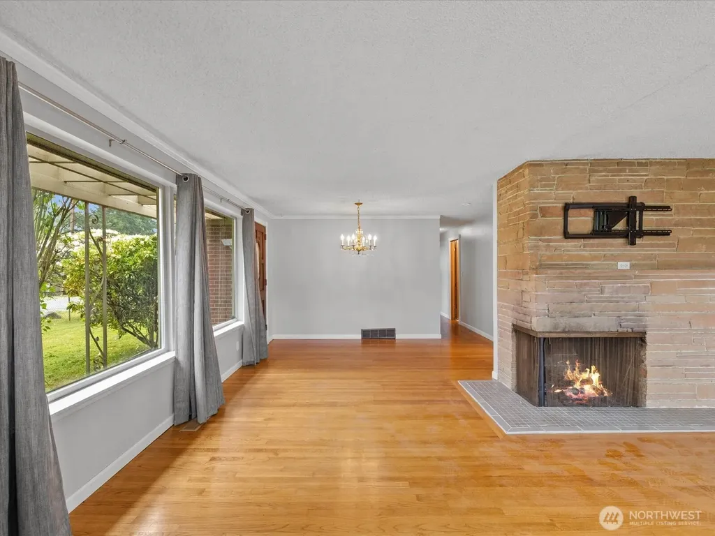 23206 84th Avenue W Edmonds WA 98026