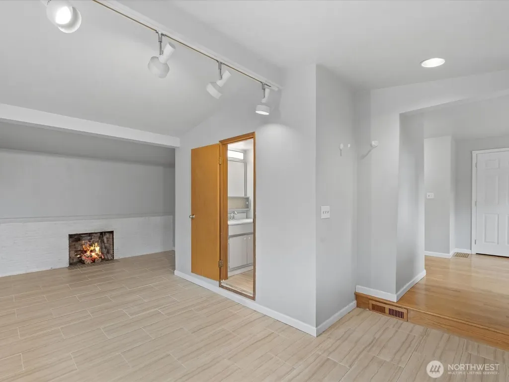 23206 84th Avenue W Edmonds WA 98026