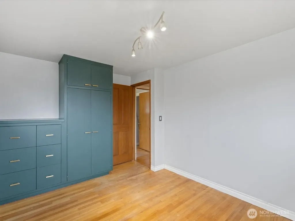 23206 84th Avenue W Edmonds WA 98026