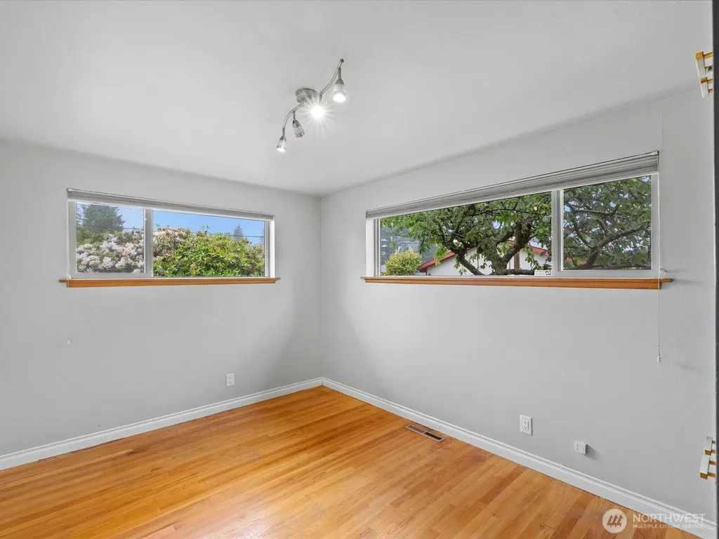 23206 84th Avenue W Edmonds WA 98026