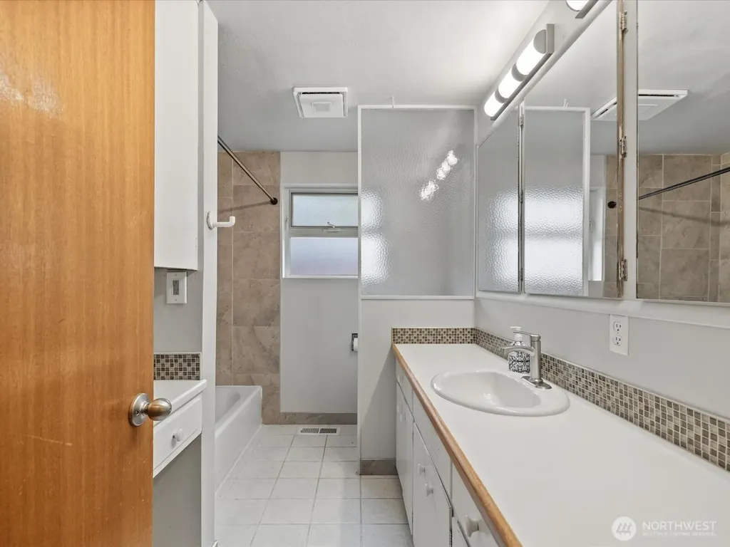 23206 84th Avenue W Edmonds WA 98026