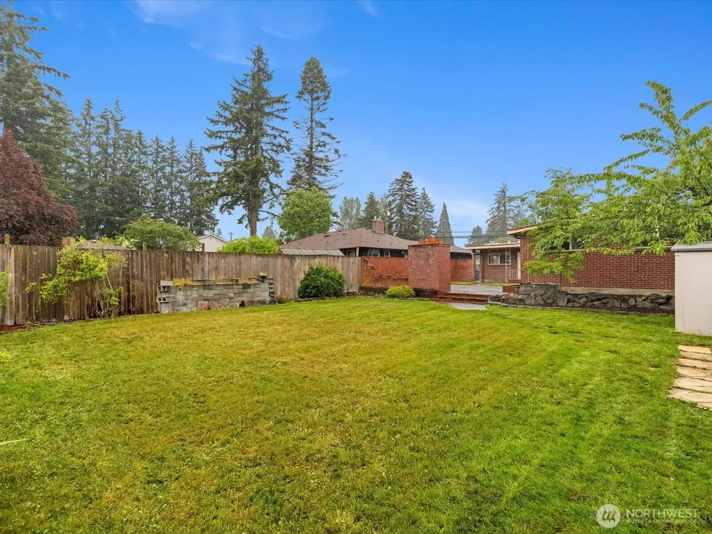 23206 84th Avenue W Edmonds WA 98026