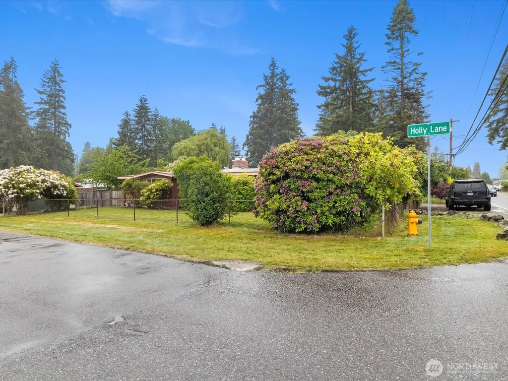 23206 84th Avenue W Edmonds WA 98026