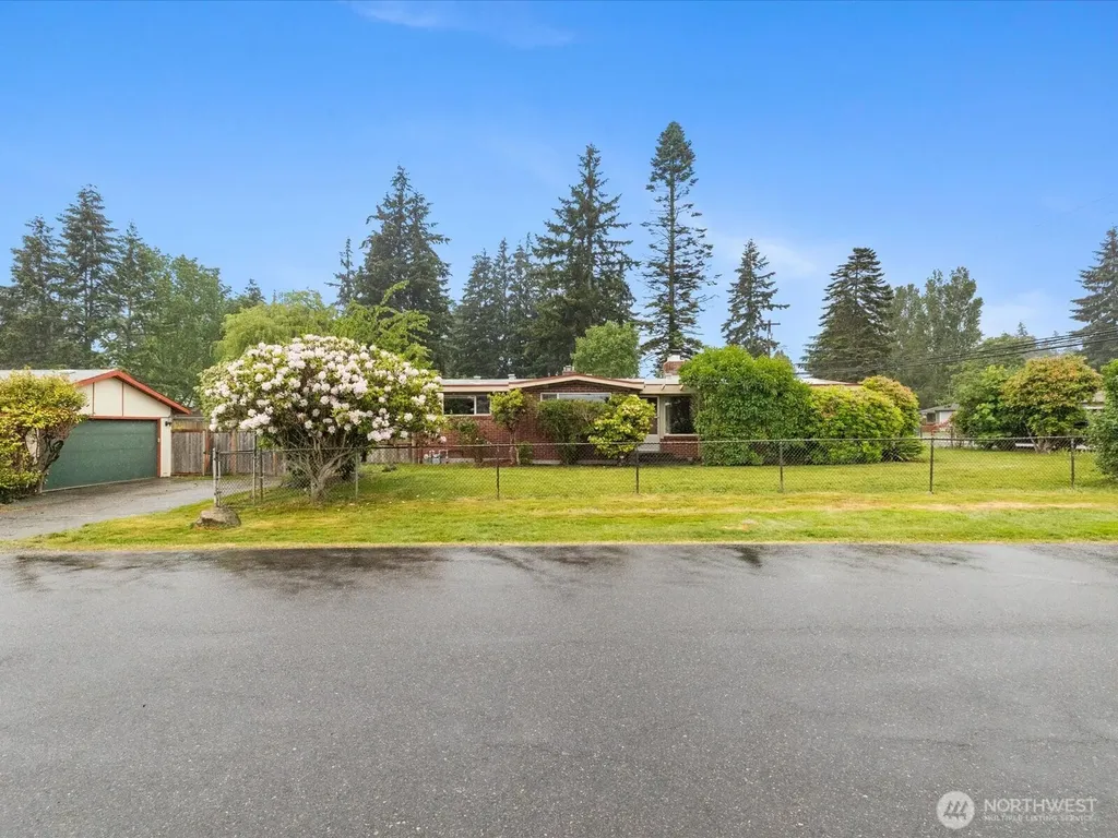 23206 84th Avenue W Edmonds WA 98026