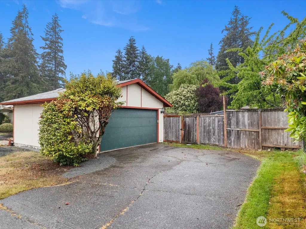 23206 84th Avenue W Edmonds WA 98026