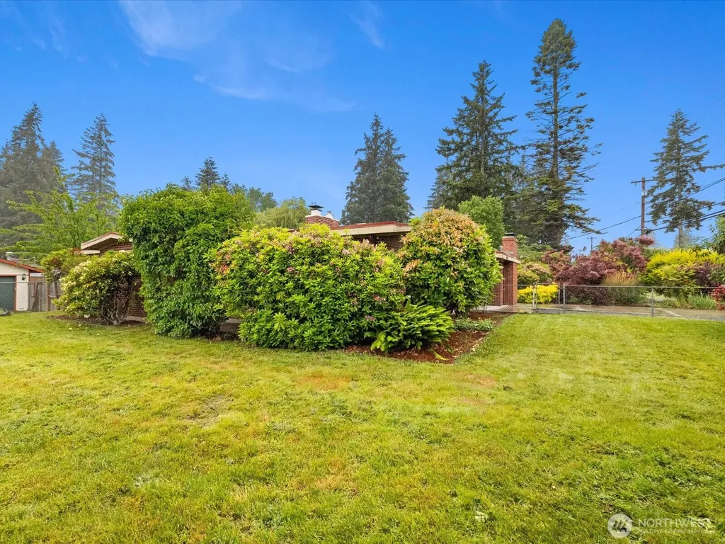 23206 84th Avenue W Edmonds WA 98026