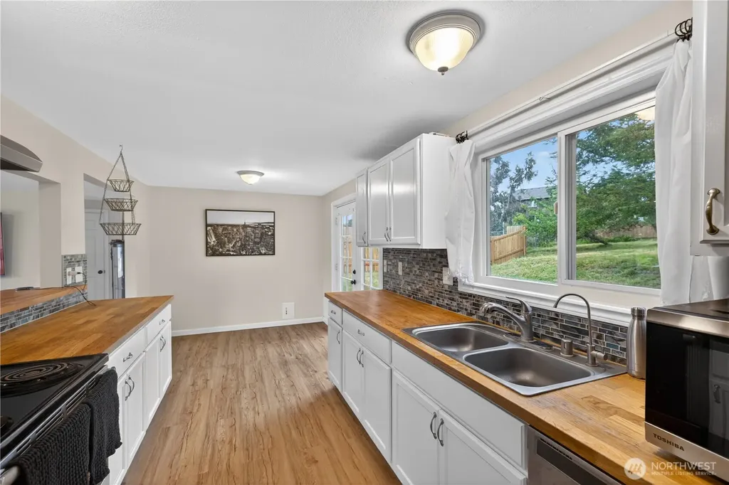 1056 View Ridge Drive Oak Harbor WA 98277