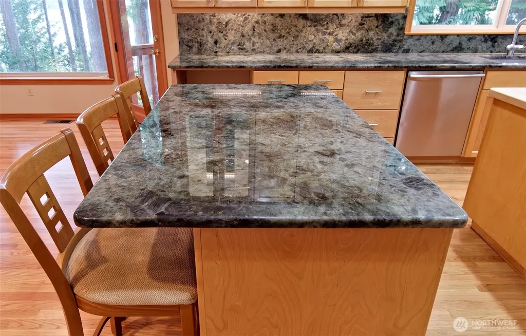 898 SE Dahman Road Shelton WA 98584