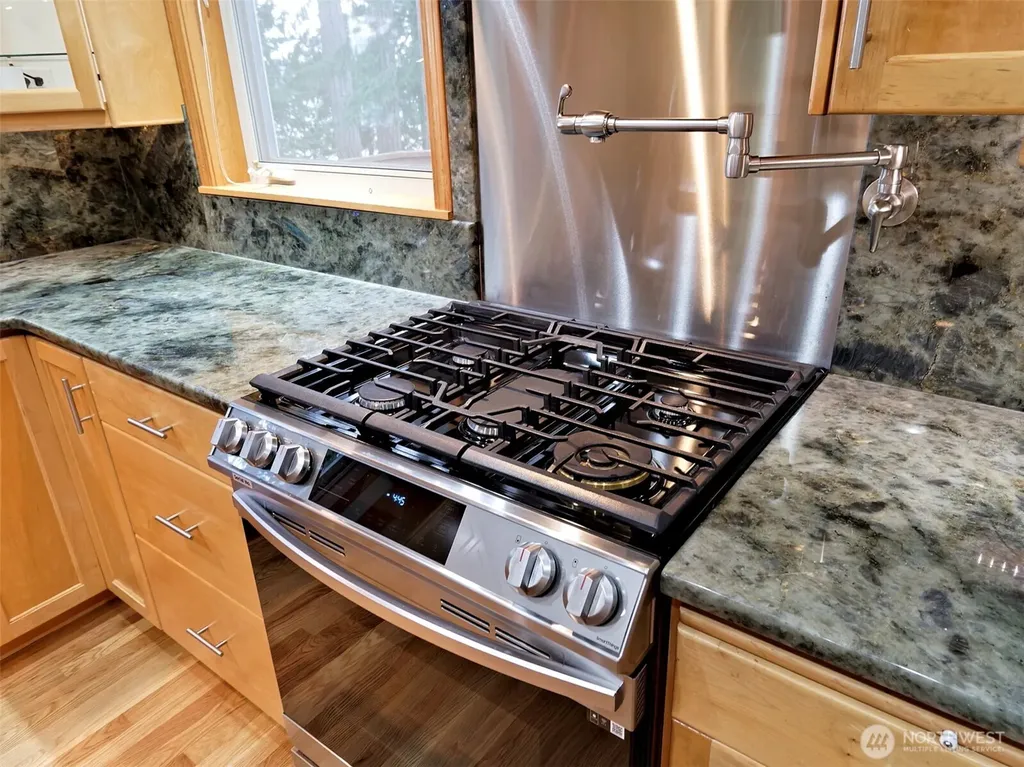 898 SE Dahman Road Shelton WA 98584