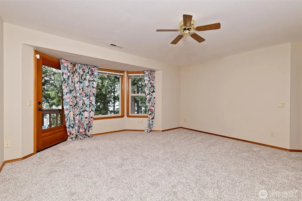 898 SE Dahman Road Shelton WA 98584