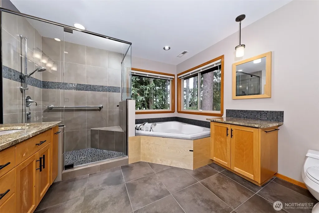 898 SE Dahman Road Shelton WA 98584