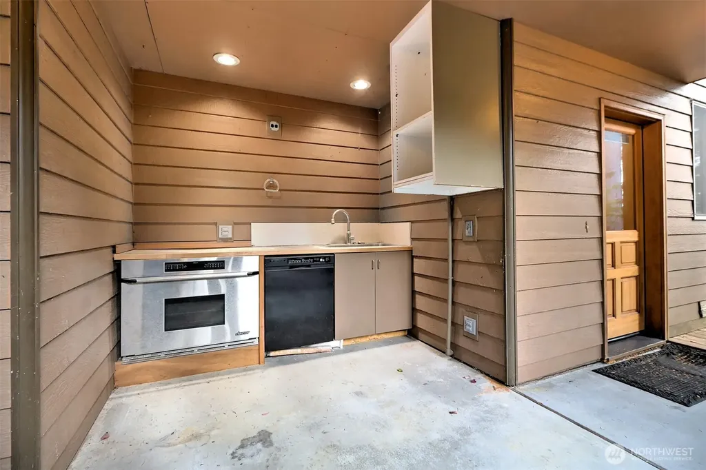 898 SE Dahman Road Shelton WA 98584