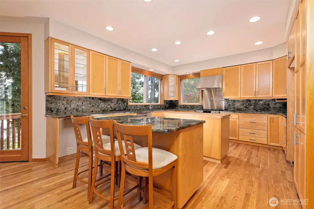 898 SE Dahman Road Shelton WA 98584