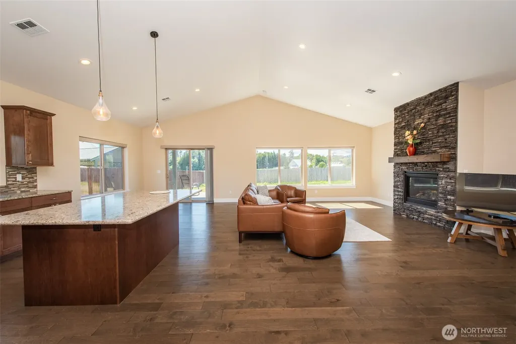 390 Broadmoor Street Sequim WA 98382