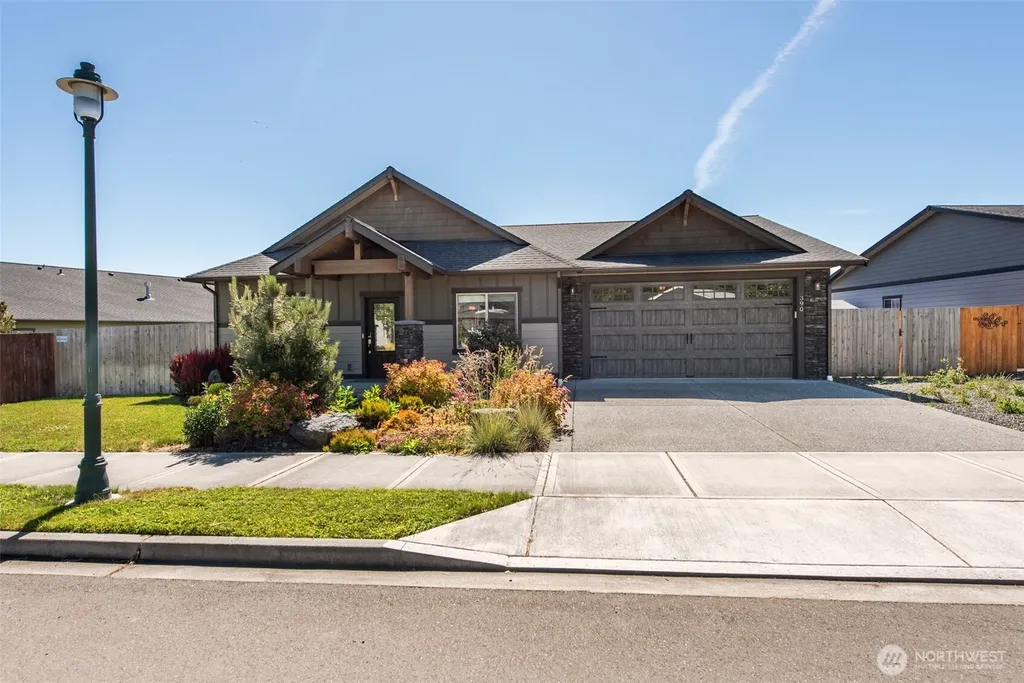 390 Broadmoor Street Sequim WA 98382