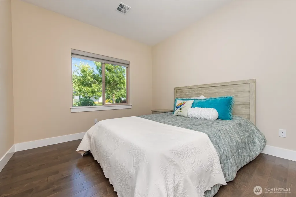 390 Broadmoor Street Sequim WA 98382