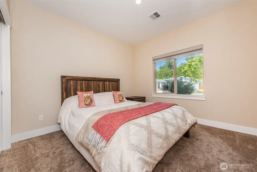 390 Broadmoor Street Sequim WA 98382