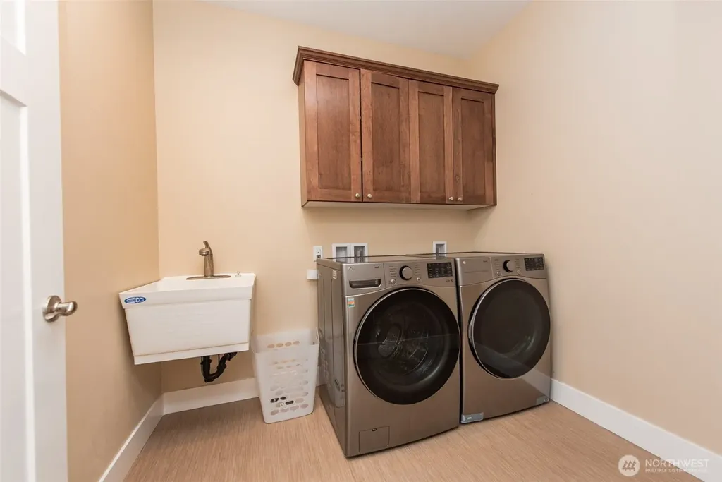 390 Broadmoor Street Sequim WA 98382