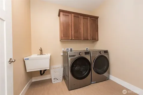 390 Broadmoor Street Sequim WA 98382