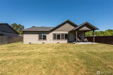 390 Broadmoor Street Sequim WA 98382